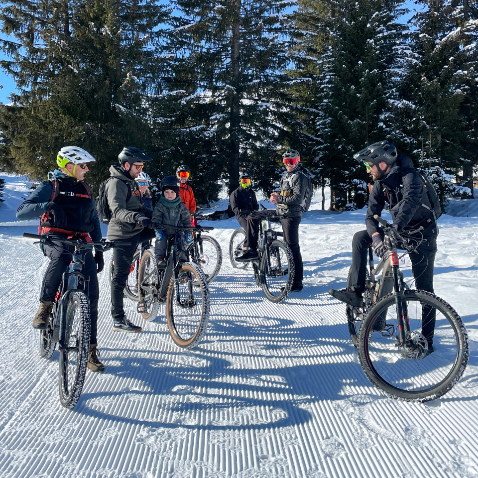 bike-experience-vtt-neige-praz-de-lys-haute-savoie