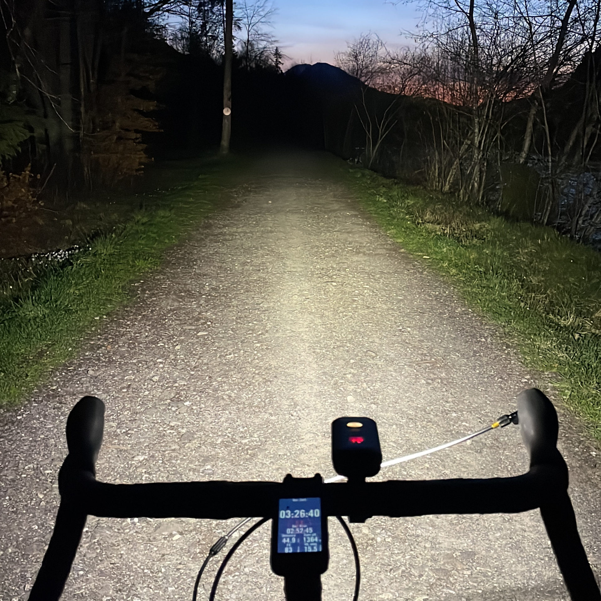 bike-experience-location-lampe-ravemen-pr1200-vtt-nocturne